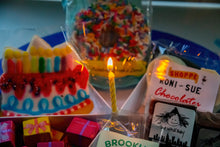 Load image into Gallery viewer, HBD GIFTZZA